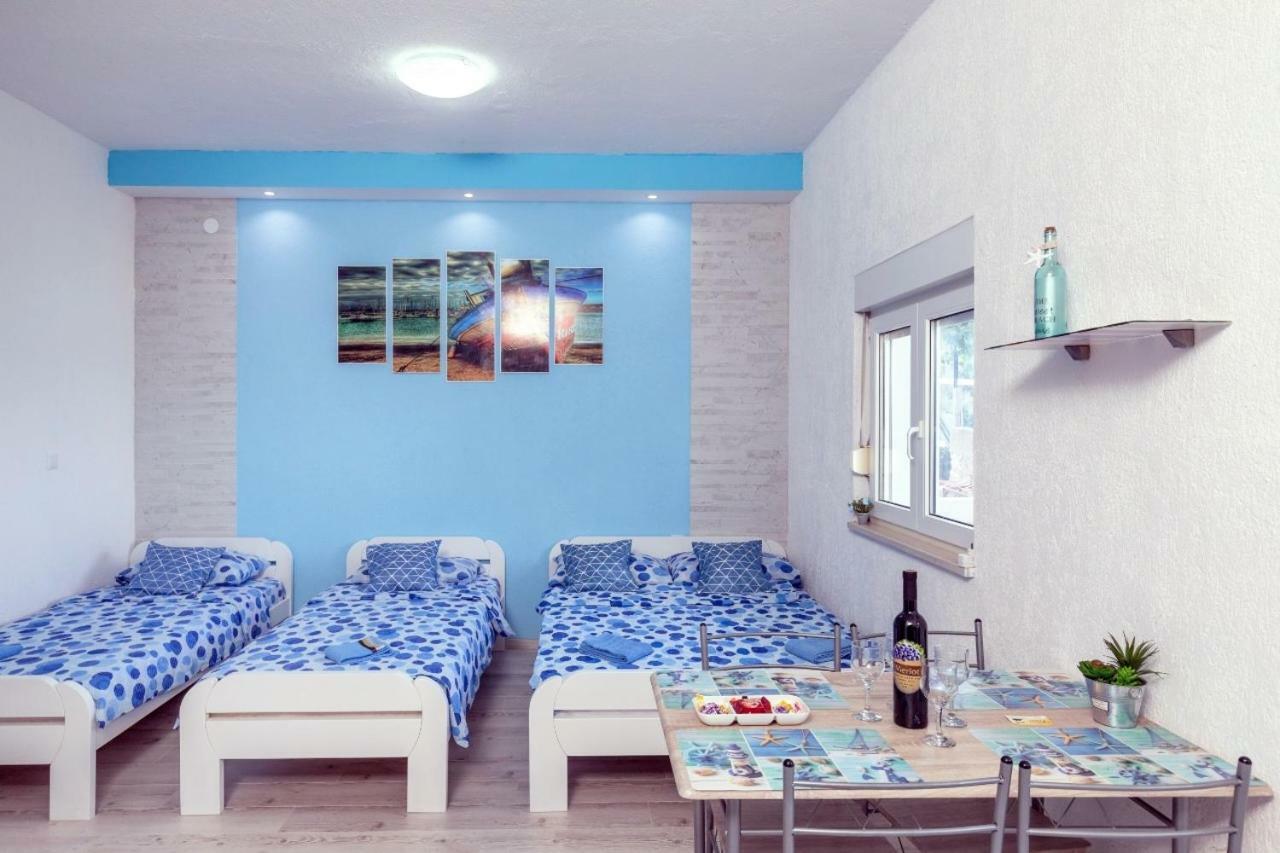 Holiday Home With 4 Studio Apartments Neum Bagian luar foto