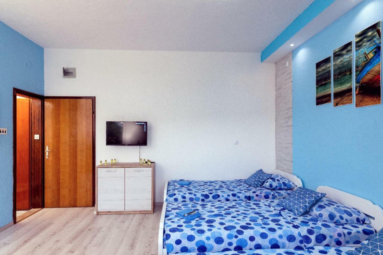 Holiday Home With 4 Studio Apartments Neum Bagian luar foto